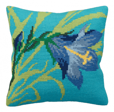 <strong>Wild Lily Cushion Kit</strong> <em>Collection D'Art CD5139</em>