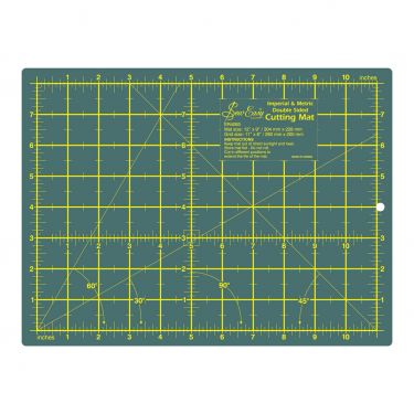 <strong>CUTTING MAT 300MMX200MM</strong> <em>Sew Easy ER4093</em>