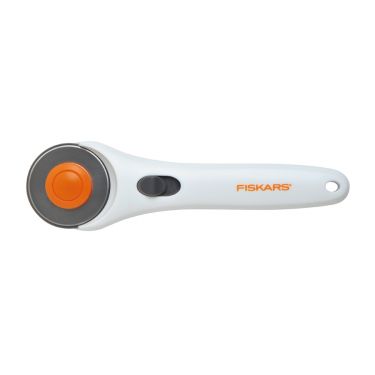 <strong>Fiskars Stick Rotary Cutter 45mm</strong> <em>Fiskars F1349</em>