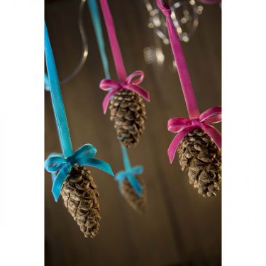 <strong>Berisfords 22mm Velvet Ribbon (5m spool)</strong> <em>Berisfords Ribbon R1025-22----5</em>
