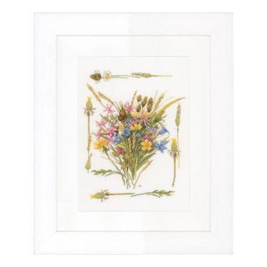 <strong>Counted Cross Stitch Kit: Field Bouquet (Evenweave)</strong> <em>Lanarte PN-0148165</em>