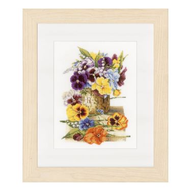 <strong>Counted Cross Stitch Kit: Pot of Pansies (Aida,W)</strong> <em>Lanarte PN-0154464</em>