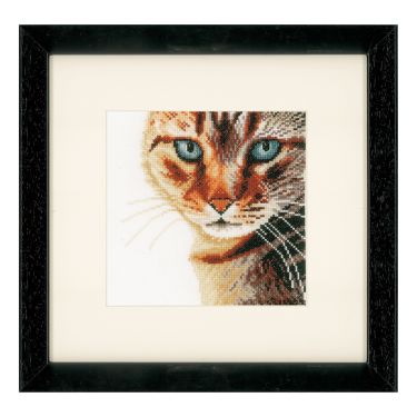 <strong>Lanarte PN-0021202 Cat</strong> <span>Close-Up Counted Cross Stitch Kit</span> <em>Lanarte PN-0021202</em>