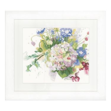 <strong>Lanarte PN-0151018 Hortensia Linen Counted Cross Stitch Kit</strong> <em>Lanarte PN-0151018</em>