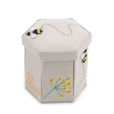 <strong>HobbyGift SCHA347 Bee Victorian Applique Sewing Case Filled 11.5 x 11.5 x 12cm</strong> <em>Hobby Gift SCHA-347</em>