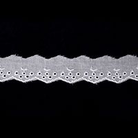 Broderie Anglaise Lace 27 4m X 25mm Essential Trimmings ET418----