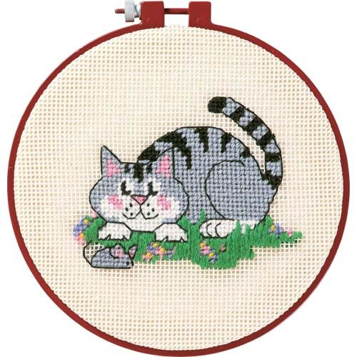 <strong>A Cat And Mouse Beginners Cross Stitch Kit</strong> <em>Dimensions D72318</em>
