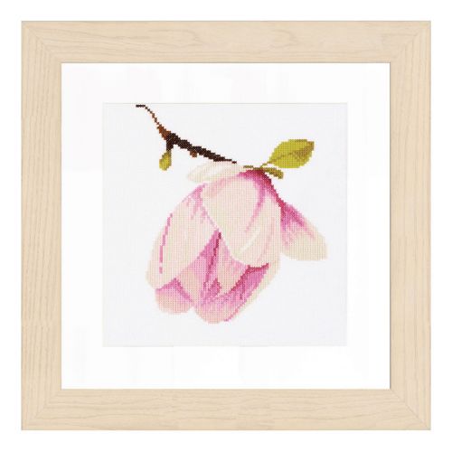 <strong>Counted Cross Stitch Kit: Magnolia Bud (Evenweave)</strong> <em>Lanarte PN-0008161</em>