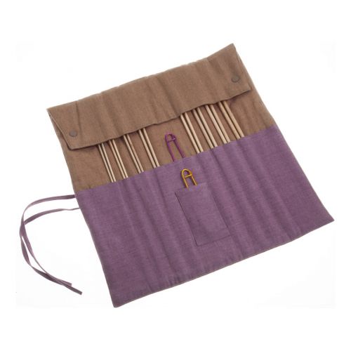 <strong>Pony Luxurious Fabric Gift Set: 8 Knitting Pins And Accessories</strong> <em>Pony P32802</em>