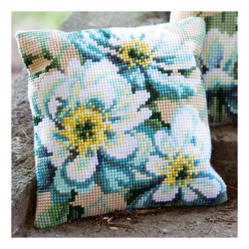 <strong>Cross Stitch Cushion: Japanese Anemones II</strong> <em>Vervaco PN-0148718</em>