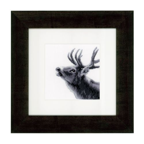 <strong>Counted Cross Stitch Kit: Roaring Deer</strong> <em>Vervaco PN-0149793</em>