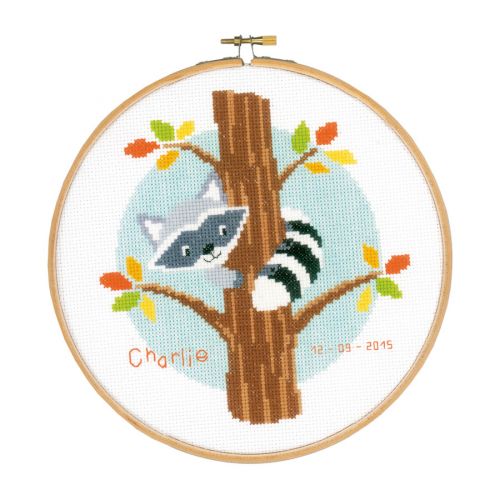 <strong>Counted Cross Stitch Kit: Raccoon in Tree</strong> <em>Vervaco PN-0151859</em>