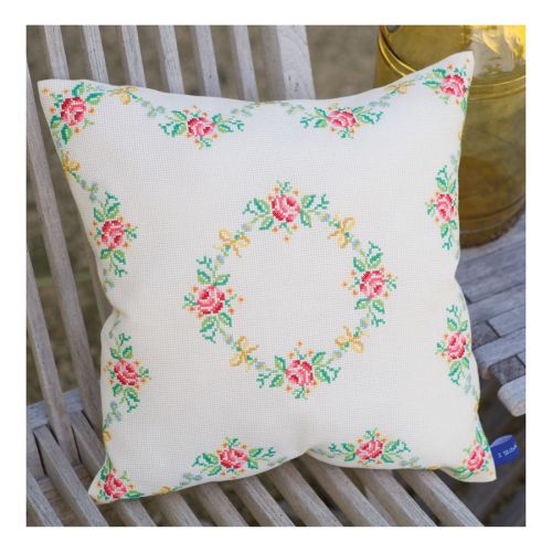 <strong>Counted Cross Stitch Cushion: Garland and Roses</strong> <em>Vervaco PN-0153870</em>