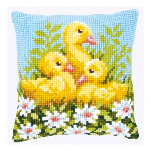 Cross Stitch Cushion: Ducklings with Daisies I Vervaco PN-0146248