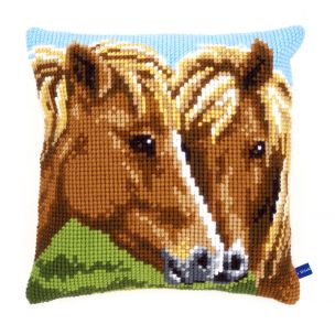 Cross Stitch Cushion: Horses Vervaco PN-0150680